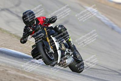 media/Nov-26-2023-TrackDaz (Sun) [[64ad8cfd8f]]/Mock Race/Outside Grapevine/